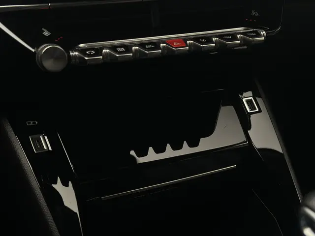 Peugeot 208 1.2 PureTech Allure Pack 2022 Benzine