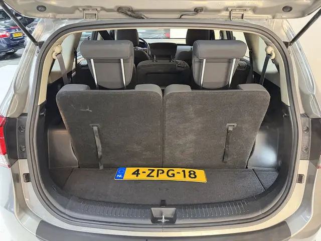 Kia Carens 1.6 GDi ComfortLine, 135Pk, 2015, 2015 Benzine 25