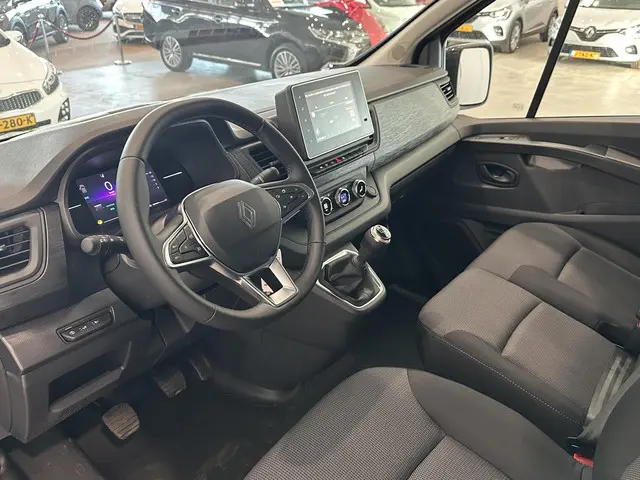Renault Trafic L2H1 2.0 dCi 130 T30 Advance 2024 Diesel 8