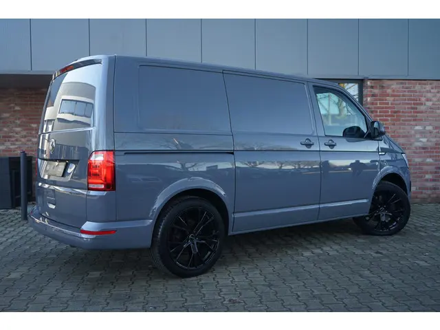 Volkswagen Transporter 2.0 TDI 2018 Diesel 3