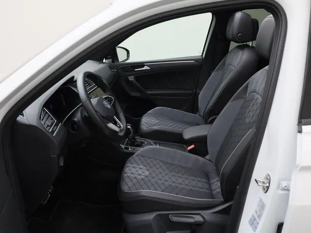 Volkswagen Tiguan 1.5 Tsi 150pk DSG R-Line 2024 Benzine 18