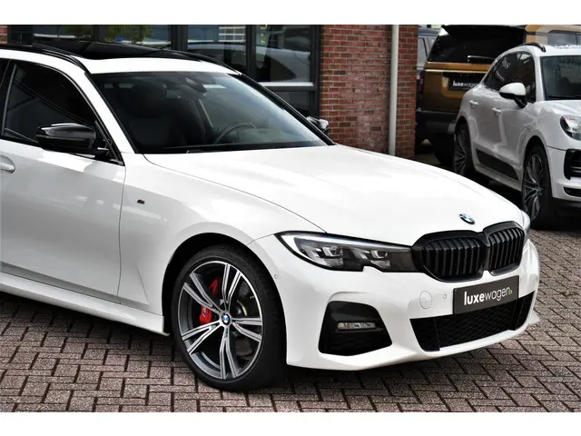 BMW 3 Serie Touring 330e M-Sport 2020 Hybride Benzine 42