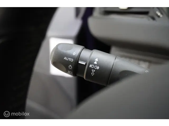 Peugeot 208 1.2 PureTech Signature 2018 Benzine 21