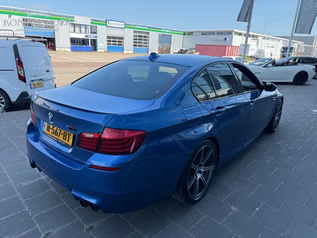 BMW M5 5-serie Competition Package 2015 Benzine 8