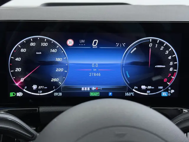 Mercedes-Benz GLA 250 e AMG line 2025 Hybride Benzine 29