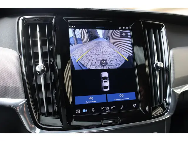Volvo S90 T8 AWD Ultimate Dark 2024 Hybride Benzine 45