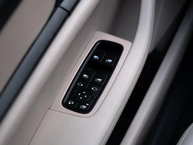 Porsche Taycan Sport Turismo 79 kWh 2022 Elektrisch 17