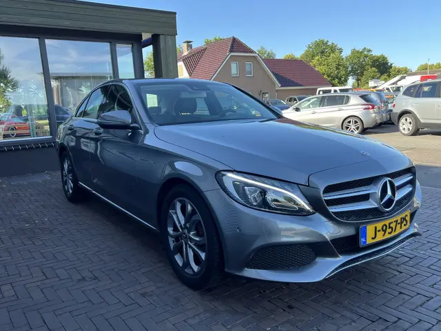 Mercedes-Benz C-Klasse 180 Premium Plus 2018 Benzine 23