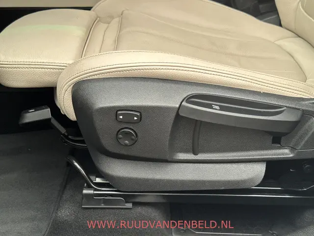 BMW 2 Serie Active Tourer 220i Sportline 2015 Benzine 27