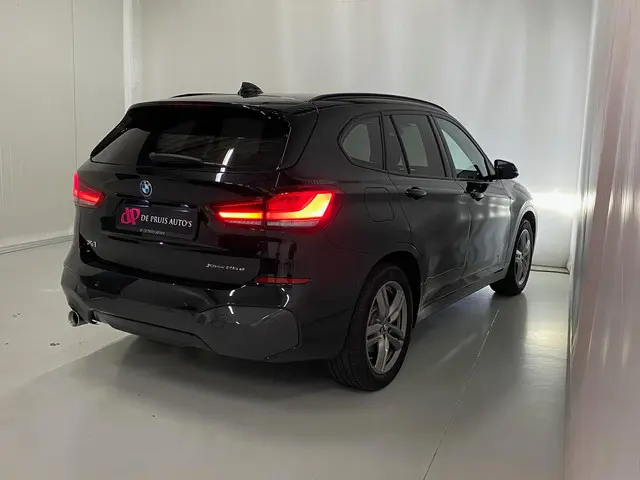 BMW X1 xDrive25e Executive 2021 Hybride Benzine 38