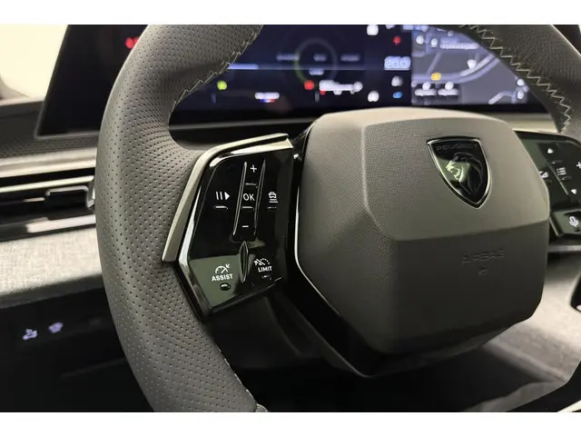 Peugeot 5008 1.2 Hybrid GT 2025 Hybride Benzine 26