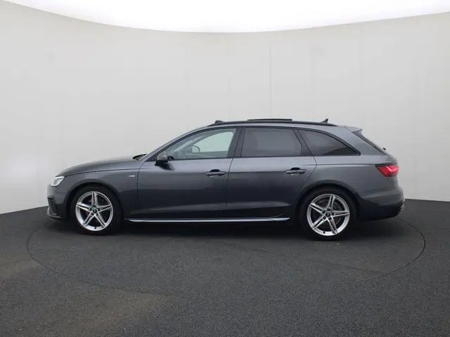Audi A4 Avant 35 TFSI/150PK S Line 2021 Benzine 2