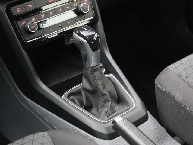 Volkswagen T-Cross 1.0TSI/115PK DSG Life 2019 Benzine 33