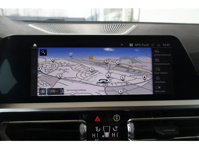 BMW 3 Serie Touring 320e 2022 Hybride Benzine 18