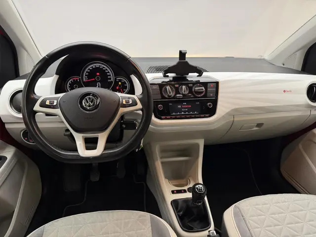 Volkswagen up! 1.0 BMT up! beats 2018 Benzine 4