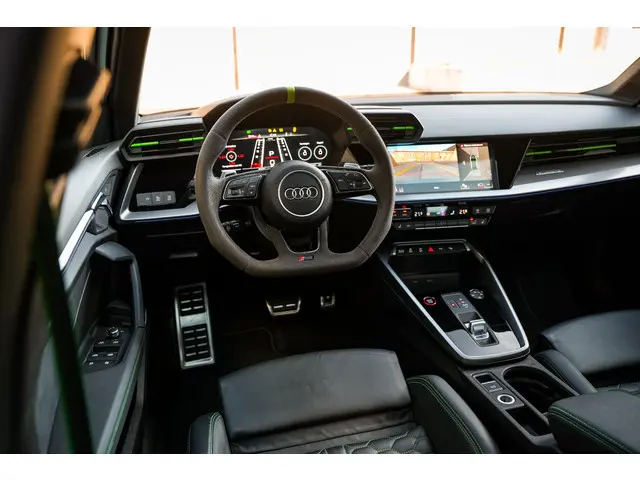 Audi RS3 Limousine 2.5 TFSI RS 3 quattro 2023 Benzine 18