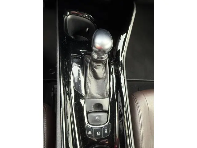 Toyota C-HR 1.8 Hybrid Bi-tone 2018 Hybride Benzine 21