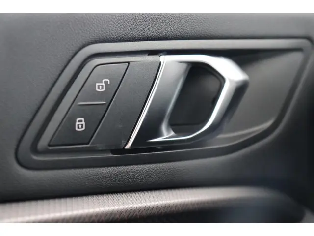 BMW 2 Serie Gran Coupé 220i 2023 Benzine 28