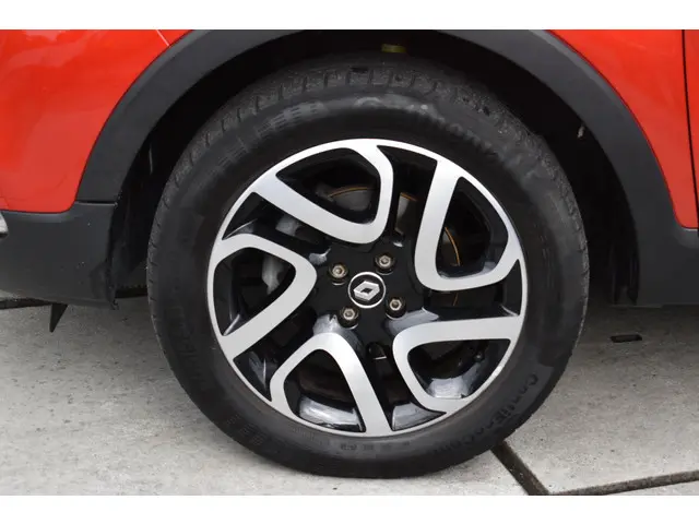 Renault Captur TCe 120 Dynamique 2017 Benzine 4
