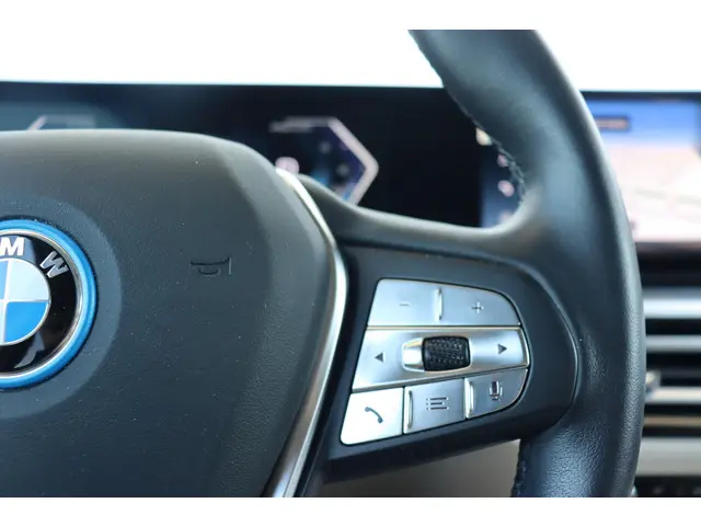 BMW i4 eDrive40 High Executive 84 kWh 2022 Elektrisch 18