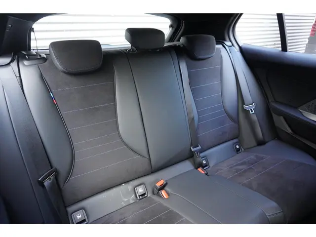 BMW 1 Serie 120 2025 Benzine 10