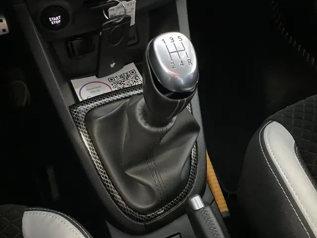 Renault Clio Estate TCe 90 Energy Bose 2019 Benzine 34