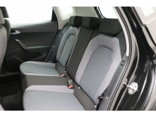 SEAT Arona 1.0 TSI Style Business Intense 2021 Benzine 12