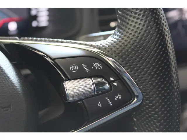 Škoda Karoq 1.5 TSI ACT Sportline Business 2021 Benzine 22