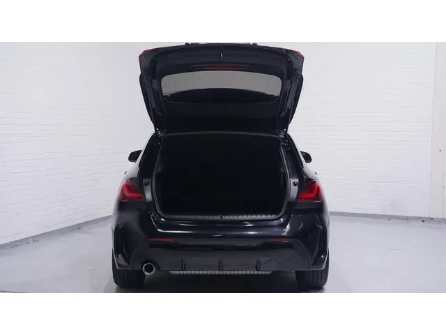 BMW 1 Serie 118i M Sport 2021 Benzine 16
