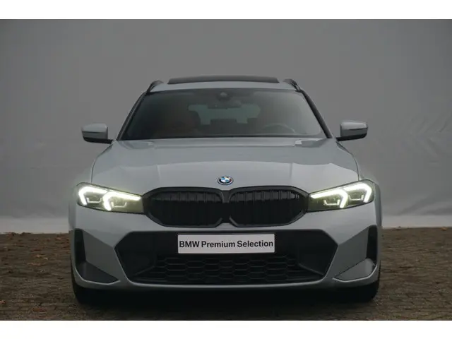 BMW 3 Serie Touring 330e 2023 Hybride Benzine 3