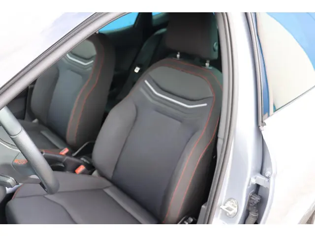 SEAT Arona 1.0 EcoTSI Style Business Connect 2024 Benzine 4