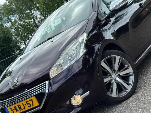 Peugeot 208 1.6 VTi XY /Navi/Trekhaak/ 2013 Benzine 9