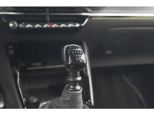 Peugeot 208 PureTech 100 GT 2024 Benzine 42