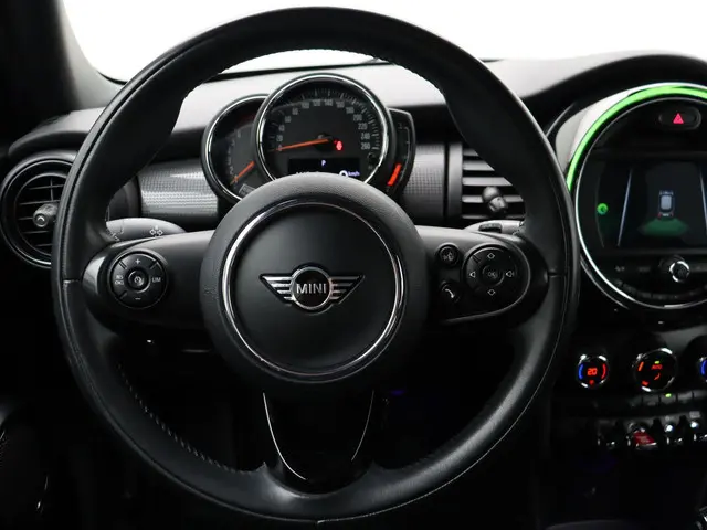 MINI 5-Deurs Cooper 2019 Benzine 12