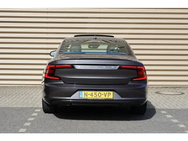 Volvo S90 2.0 B4 R-Design 2022 Benzine 10