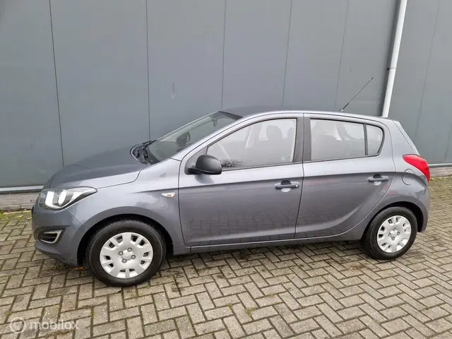 Hyundai i20 1.2i i-Drive 2014 Benzine 9