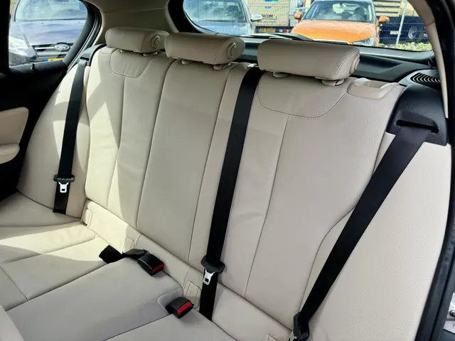 BMW 1 Serie 125i High Executive 2017 Benzine 30