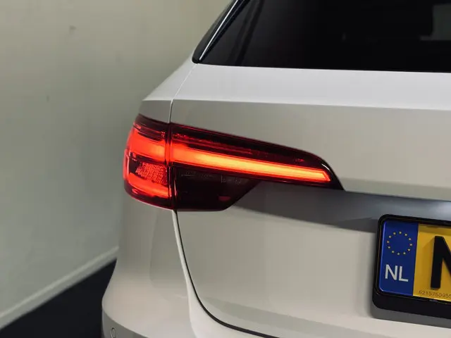 Audi A4 Avant 1.4 TFSI Sport 2x S-Line 2018 Benzine 37