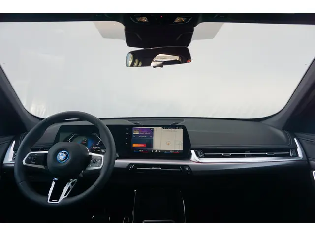 BMW X1 xDrive25e 2025 Hybride Benzine 10