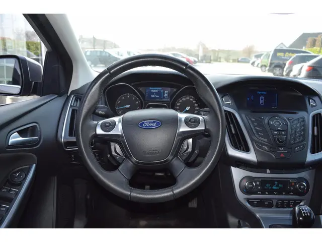 Ford Focus 1.0 EcoBoost Titanium 2012 Benzine 18