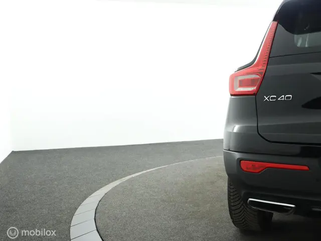 Volvo XC40 2.0 T4 R-Design 2019 Benzine 44