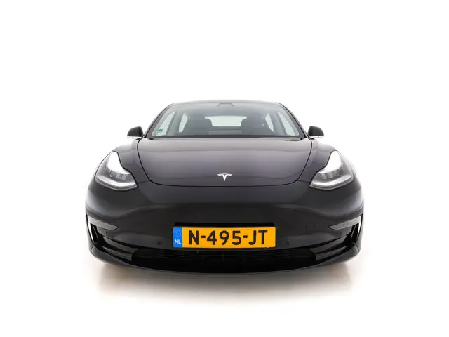 Tesla Model 3 2