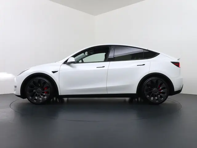 Tesla Model Y Performance AWD 75 kWh 2022 Elektrisch 4