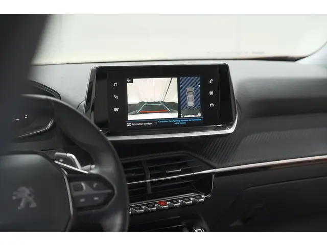 Peugeot 2008 PureTech 130 EAT8 Allure 2021 Benzine 62