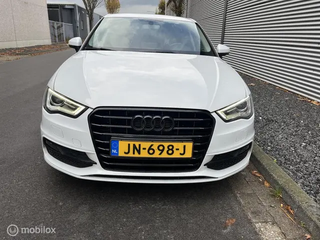 Audi A3 Sportback 1.2 TFSI S-line Sport 2016 Benzine 2