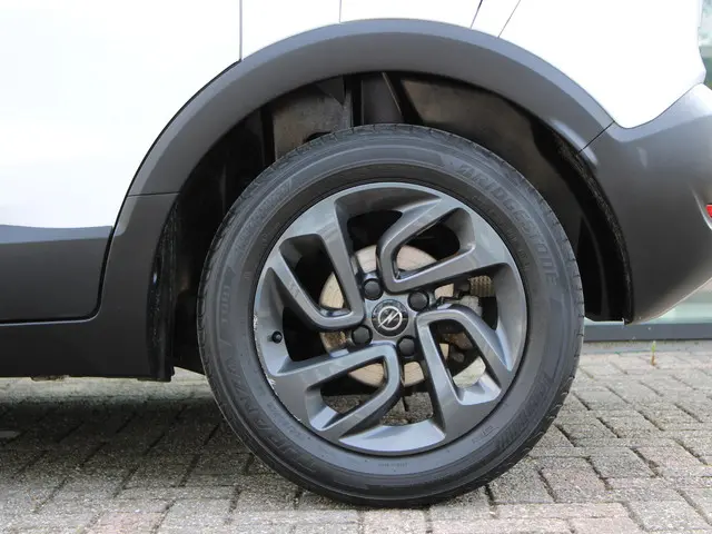 Opel Crossland X 1.2 Turbo 120 Jaar Edition 2019 Benzine 26