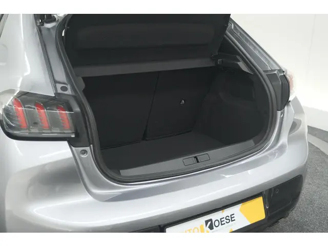 Peugeot 208 PureTech 100 Allure 2022 Benzine 61