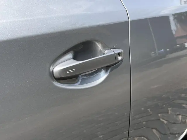 Toyota Auris 1.8 Hybrid Team D 2018 Hybride Benzine 32