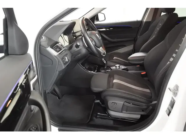 BMW X2 sDrive20i 192pk Exe Edition 2020 Benzine 8