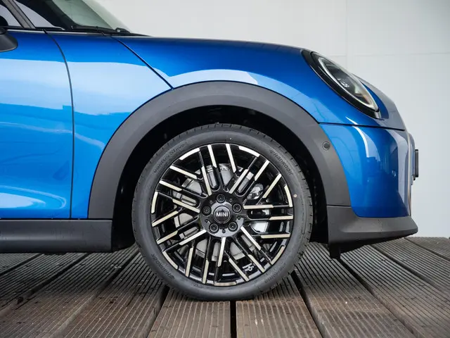 MINI 5-Deurs Cooper C 2024 Benzine 6